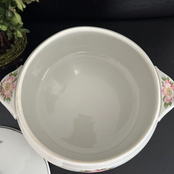 Halls Rose White #658 Casserole stoneware Pot With Lid 1950's - Picture 3 of 7